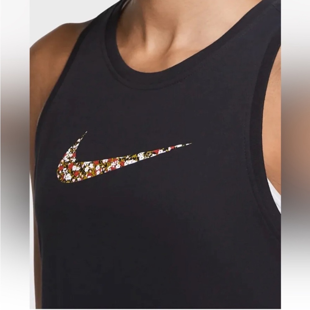 Nike Dri Fit Floral Check Tank Size: M